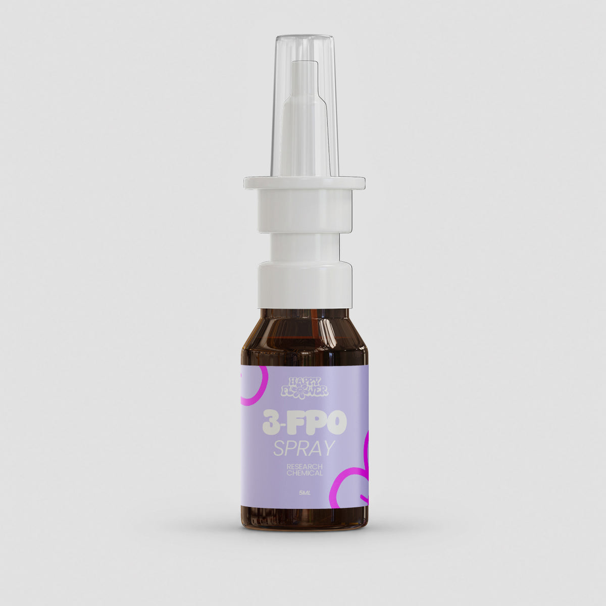 Braune 5-ml-Sprühflasche mit weißem Nasenaufsatz und transparenter Schutzkappe. Auf dem lilafarbenen Etikett steht „Happy Flower 3-FPO Spray – Research Chemical“. Das Produkt ist frontal vor einem hellgrauen Hintergrund abgebildet.